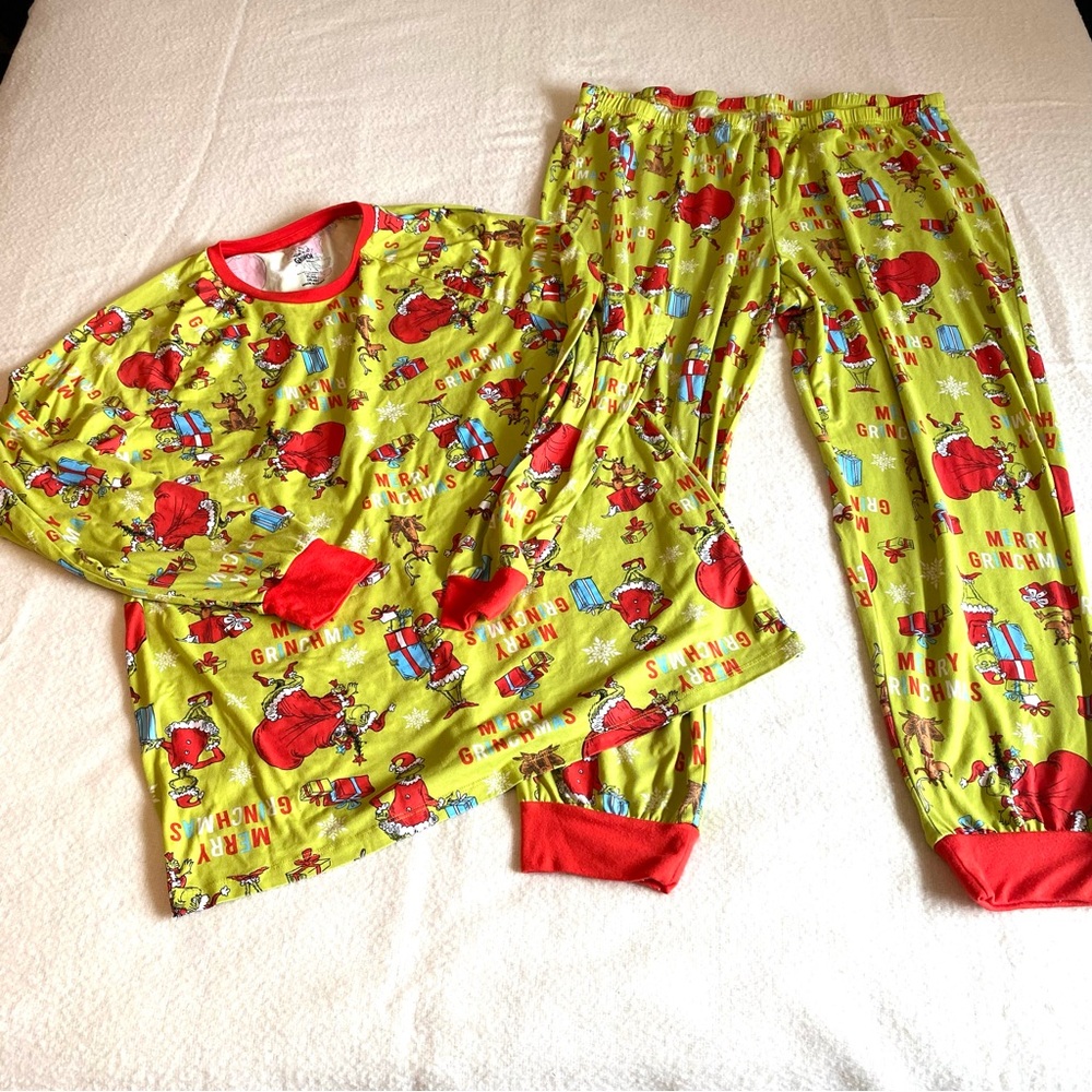 Women’s XL Grinch Christmas Pajamamas